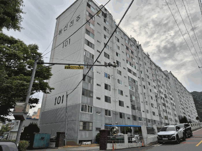 전북특별자치도 군산시 나운동 733-1 동신진주 101동 1층107호 외 2필지 아파트 경매 사진 5