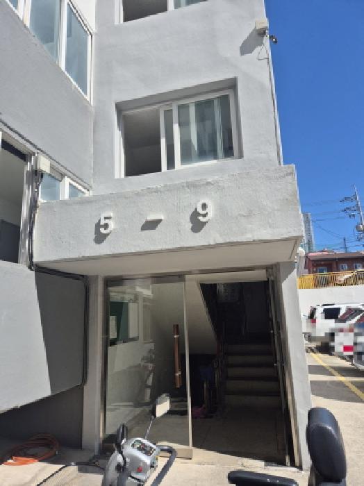 울산광역시 동구 방어동 281-1 우성현대아파트 10층1009호 외 1필지 아파트 경매 사진 2