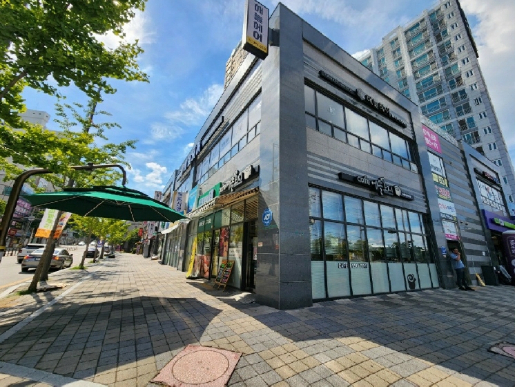 광주광역시 서구 쌍촌동 1385 상무한국아델리움 131동 2층204호 외 1개호 근린상가 경매 사진 1