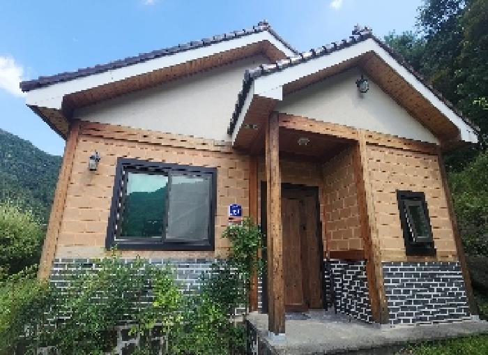 충청북도 옥천군 군서면 금산리 242-23 외 1필지 단독주택 경매 사진 1