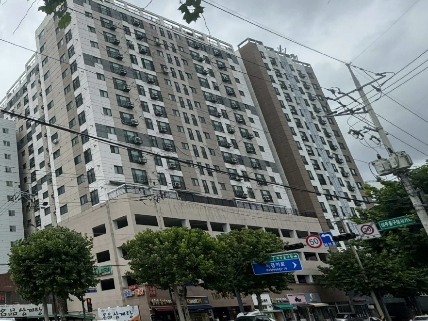 인천광역시 미추홀구 숭의동 121-7 더 미추홀퍼스트 5층502호 외 10필지 오피스텔(주거) 경매 사진 1