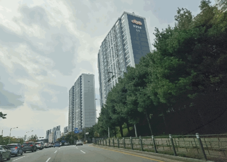 광주광역시 서구 화정동 400-16 꽃담마을 이-편한세상 제103동 제24층 제2401호 아파트 경매 사진 2